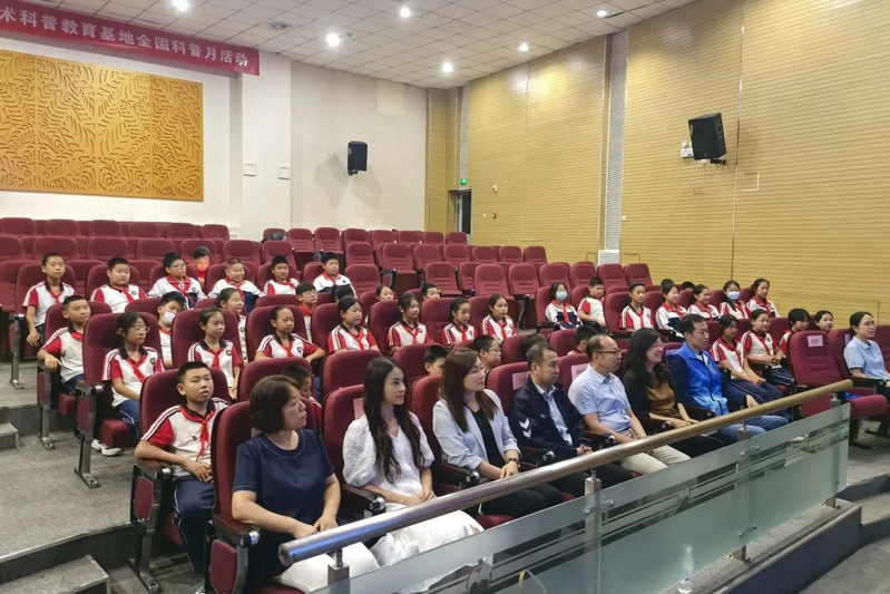 “科技改变生活 创新赢得未来”...